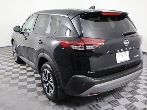 Used 2023 Nissan Rogue SV image 6