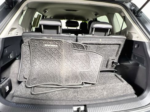 Used 2022 Volkswagen Tiguan SE FWD image 34