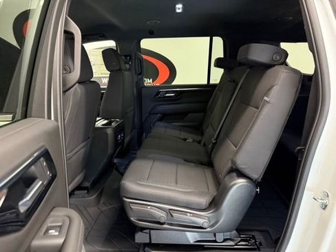 New 2026 Chevrolet Suburban LS image 15