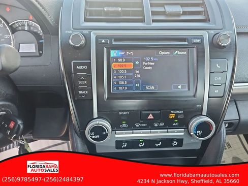 Used 2014 Toyota Camry SE FWD image 13