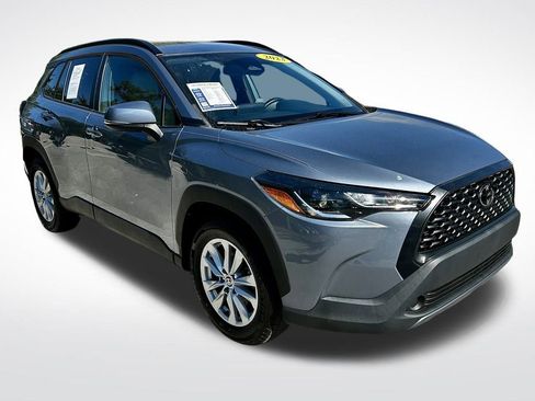 Used 2023 Toyota Corolla Cross LE image 2