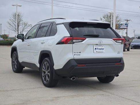 Used 2025 Toyota RAV4 XLE Premium image 5