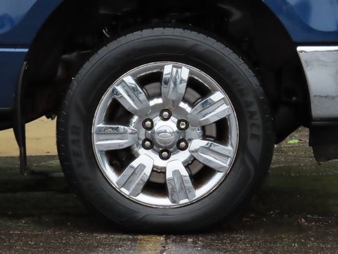 Used 2011 Ford F150 XLT w/ XLT Chrome Pkg AWD/4WD image 6