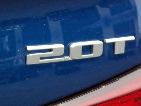 Used 2019 Cadillac XT4 Luxury w/ Cold Weather Package image 31