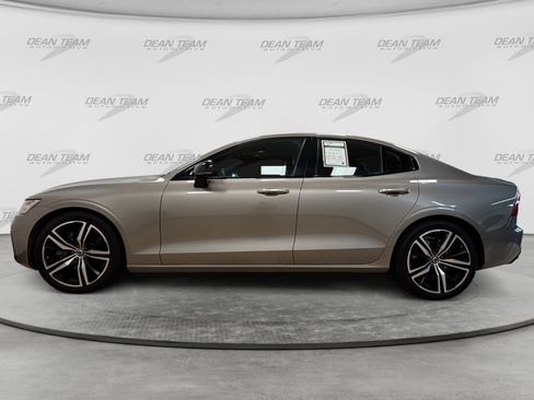 Used 2019 Volvo S60 T6 R-Design AWD/4WD image 4