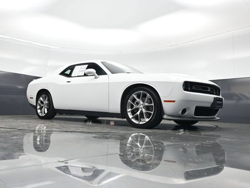 Used 2023 Dodge Challenger GT RWD image 4