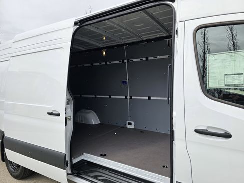 New 2026 Mercedes-Benz Sprinter 2500 image 13