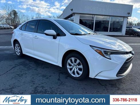 Certified 2024 Toyota Corolla LE image 1