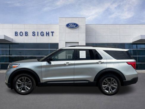 Used 2024 Ford Explorer XLT w/ Equipment Group 202A AWD/4WD image 40