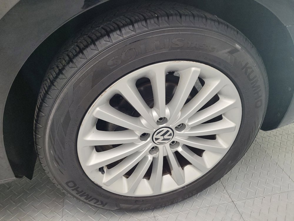 Used 2016 Volkswagen Passat 1.8T SE FWD image 31