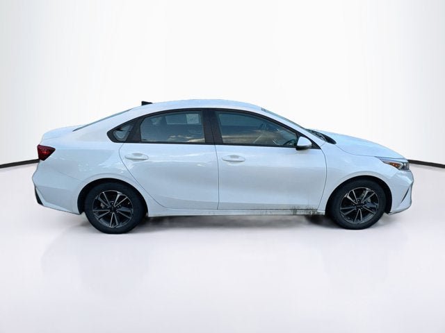 Certified 2024 Kia Forte LXS w/ LXS Technology Package FWD image 4