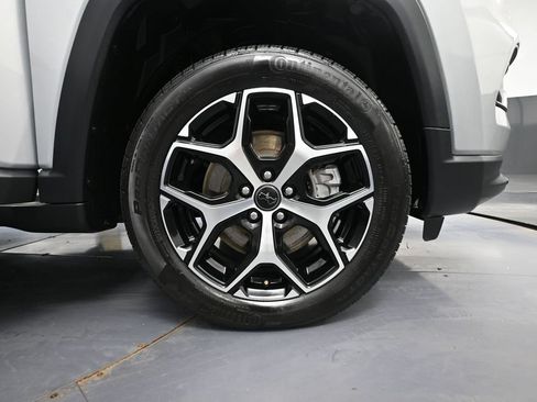 Used 2025 Jeep Compass Limited AWD/4WD image 12