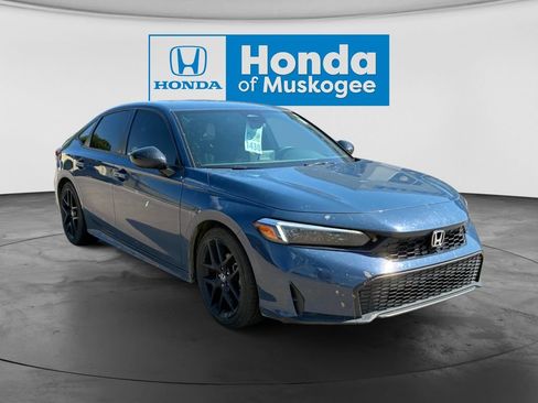 Used 2025 Honda Civic Sport image 3