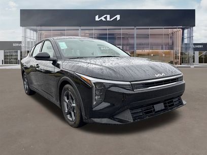 New 2025 Kia K4 LXS