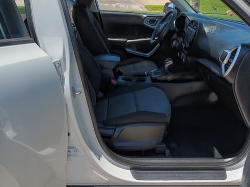 Used 2020 Kia Soul LX image 19