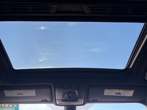 Used 2017 BMW 330i xDrive Sedan image 4