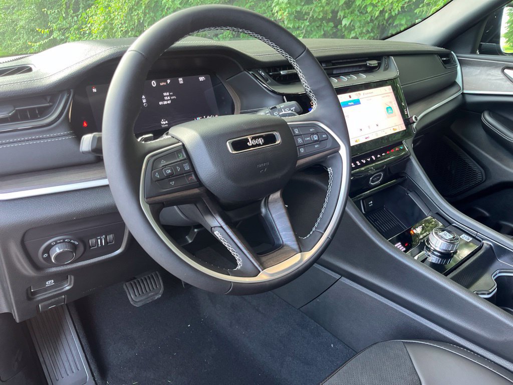 New 2026 Jeep Grand Cherokee Altitude AWD/4WD image 3