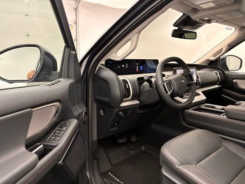 New 2025 Ford Expedition Max Active image 18