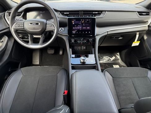 New 2025 Jeep Grand Cherokee L Altitude image 16