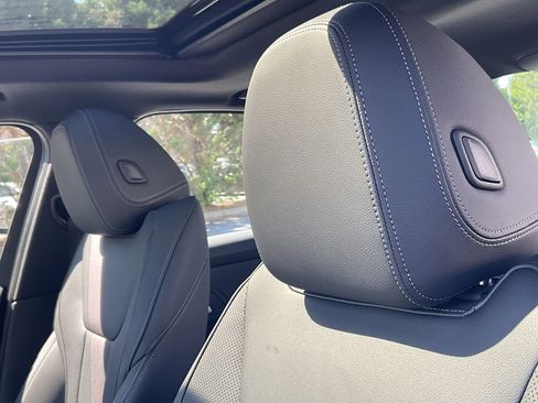 New 2026 BMW 330i Sedan w/ M Sport Package RWD image 17