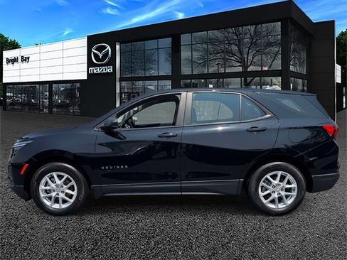 Used 2023 Chevrolet Equinox LS FWD image 3