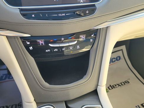 Used 2017 Cadillac XT5 Premium Luxury w/ LPO, Wheel Lock Package FWD image 22
