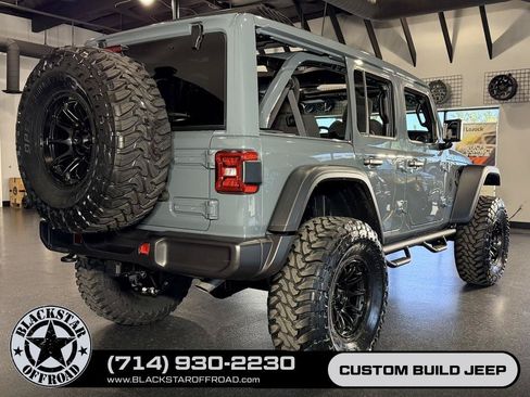 Used 2025 Jeep Wrangler Unlimited Rubicon 4xe w/ Convenience Group AWD/4WD image 19