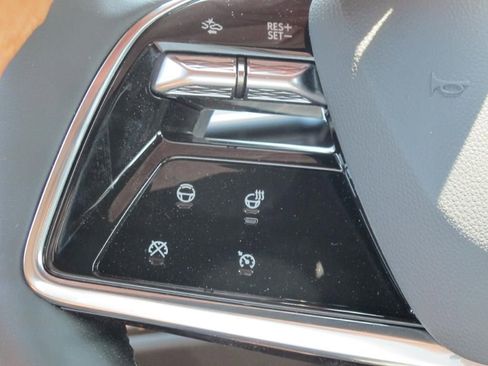 New 2025 Cadillac Lyriq Luxury image 18