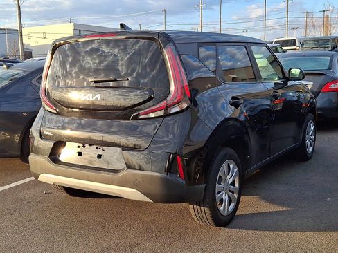 Used 2023 Kia Soul LX image 4
