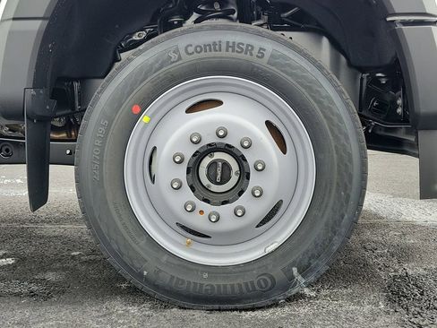 New 2026 Ford F450 XL w/ XL Chrome Package image 5