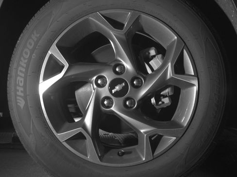 Used 2025 Chevrolet Trax LT w/ LT Convenience Package FWD image 10