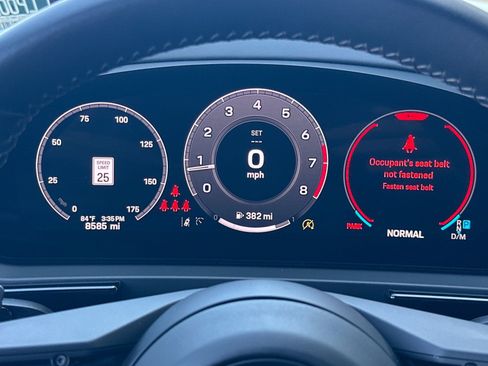 Certified 2025 Porsche Cayenne Coupe AWD/4WD image 24