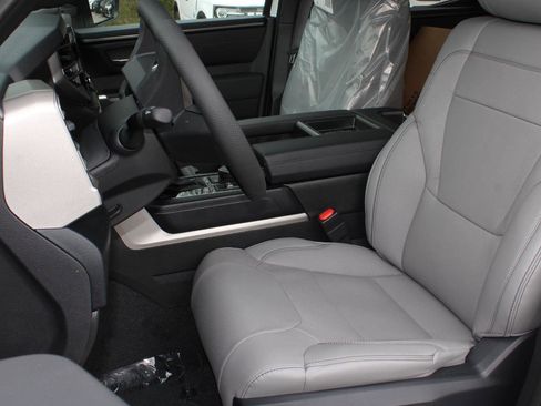 New 2026 Toyota Tundra SR5 AWD/4WD image 16