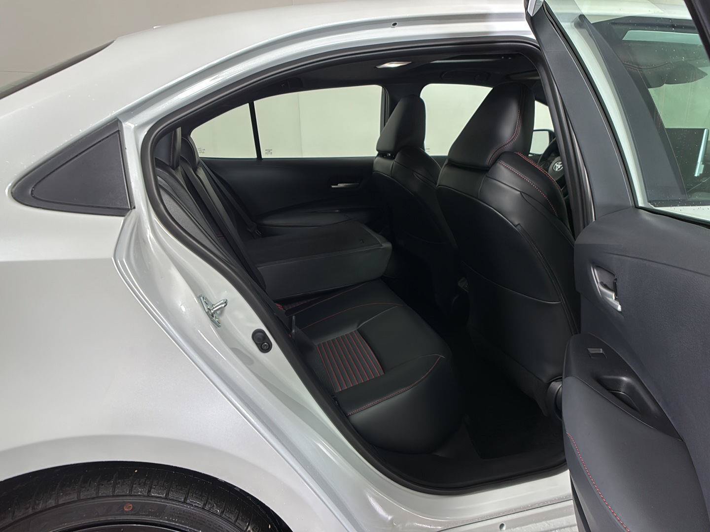 Used 2026 Toyota Corolla XSE FWD image 17