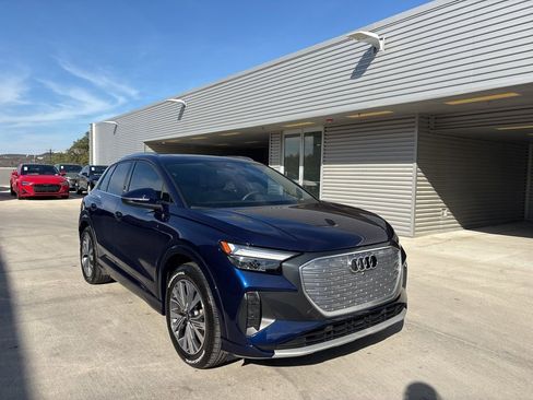 Used 2023 Audi Q4 e-tron Premium Plus w/ Premium Plus image 3