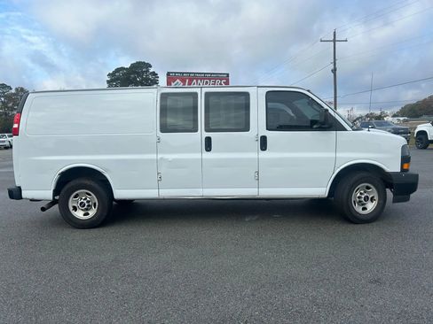 Used 2020 GMC Savana 2500 Extended w/ Enhanced Convenience Package image 4
