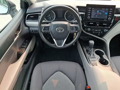 Used 2022 Toyota Camry LE FWD image 11