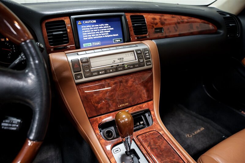 Used 2005 Lexus SC 430 Convertible RWD image 23