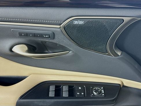 Used 2020 Lexus ES 350 Ultra Luxury w/ Accessory Package 2 FWD image 22