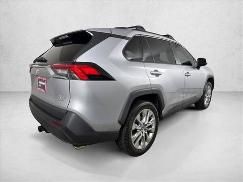 Used 2021 Toyota RAV4 XLE Premium AWD/4WD image 4