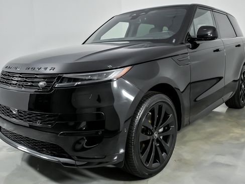 Used 2025 Land Rover Range Rover Sport Dynamic SE AWD/4WD image 6