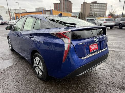 Used 2016 Toyota Prius Three image 6