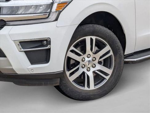 Used 2023 Ford Expedition Limited image 22