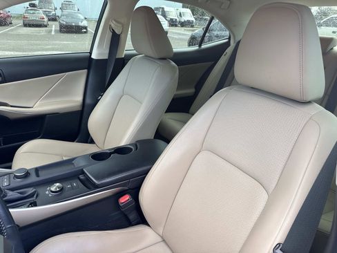 Used 2020 Lexus IS 300 image 14