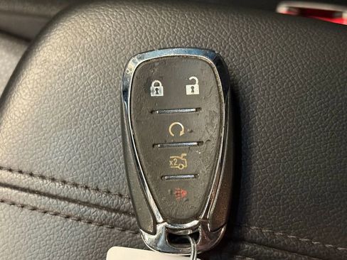 Used 2017 Chevrolet Malibu LT w/ Leather Package FWD image 17