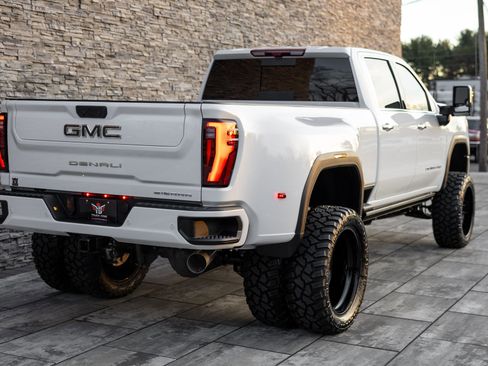 Used 2026 GMC Sierra 3500 Denali Ultimate image 15