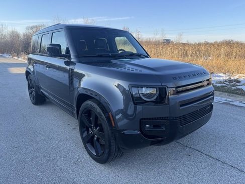 Used 2023 Land Rover Defender 110 X-Dynamic SE image 3
