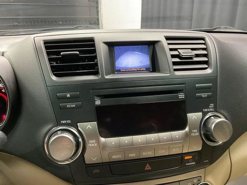 Used 2012 Toyota Highlander 4WD w/ Tech Pkg image 26