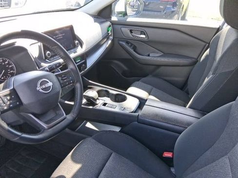 Used 2025 Nissan Rogue SV FWD image 18