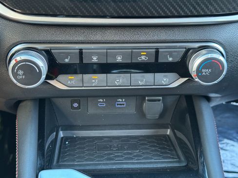Used 2024 Nissan Altima 2.5 SR w/ SR Premium Package FWD image 26